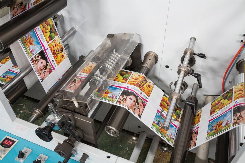 Máquina impresora para hacer pajitas de papel